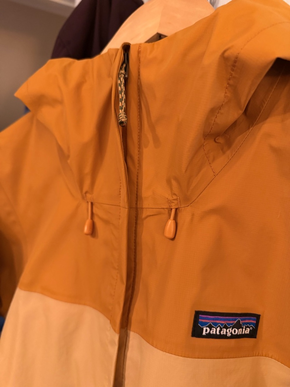 Patagonia Torrentshell 3L Rain Jacket - like new - Picture 3 of 5